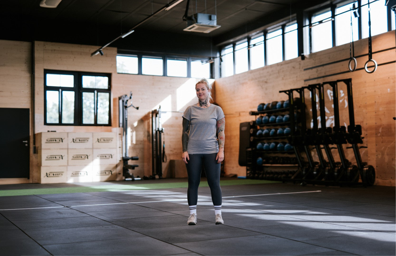 Ladies t-shirt "Valued beyond reps" light grey