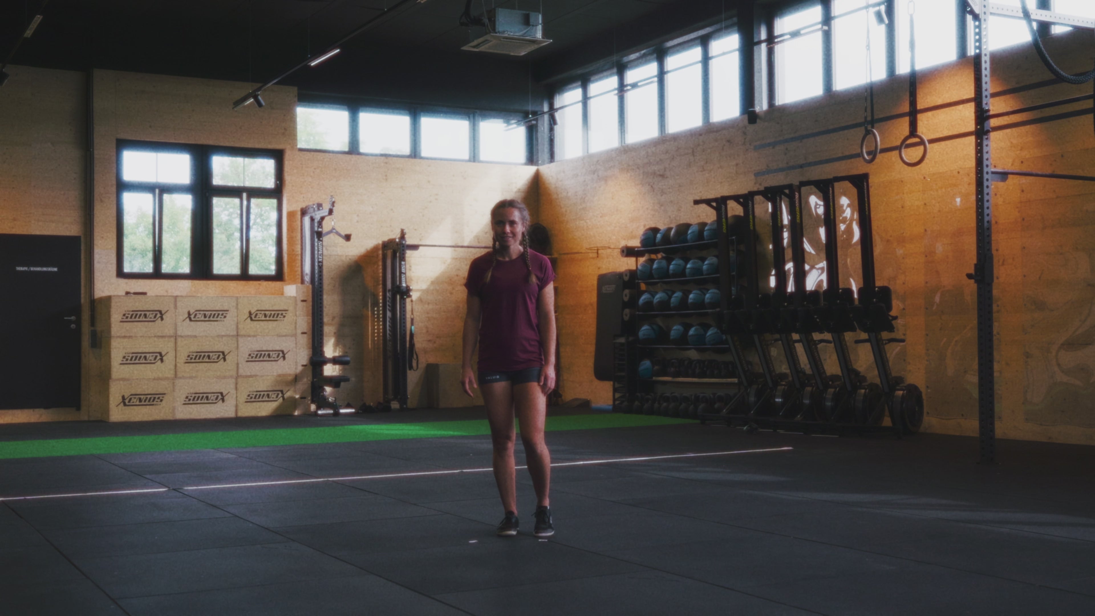 Ladies t-shirt "Valued beyond reps" burgundy